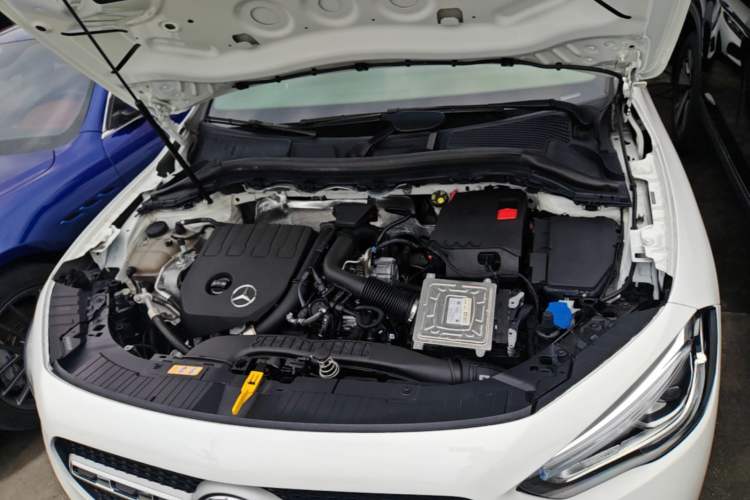 Used Mercedes-Benz GLA 2020 GLA 200 Engine Bay