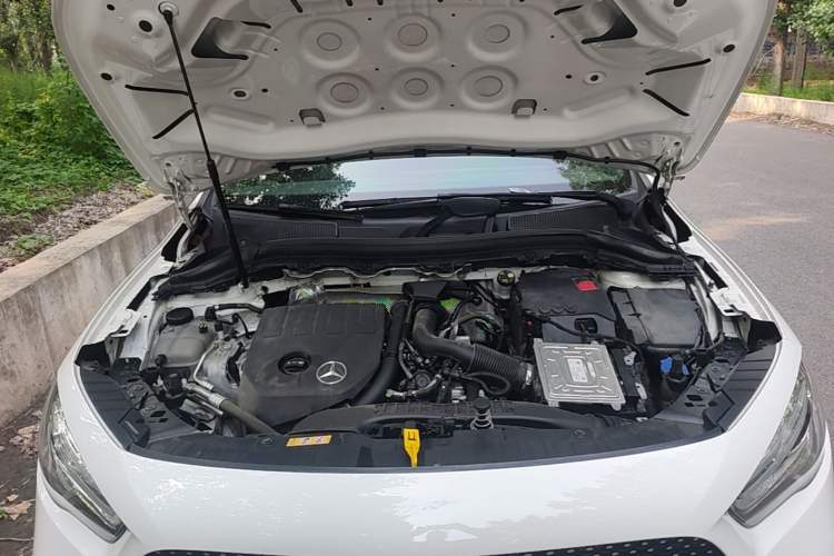 Used Mercedes-Benz GLA 2020 GLA 200 4MATIC Engine Bay