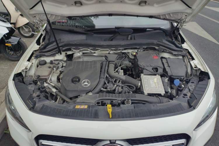 Used Mercedes-Benz GLA 2020 GLA 200 Engine Bay