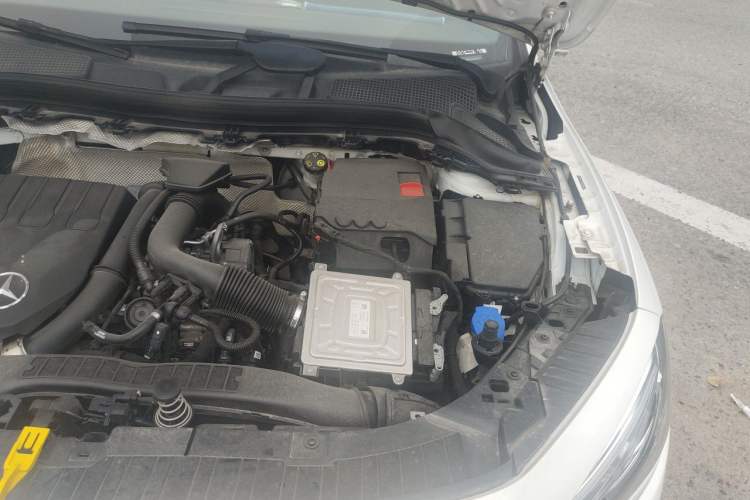 Used Mercedes-Benz GLA 2020 GLA 200 Engine Bay Left
