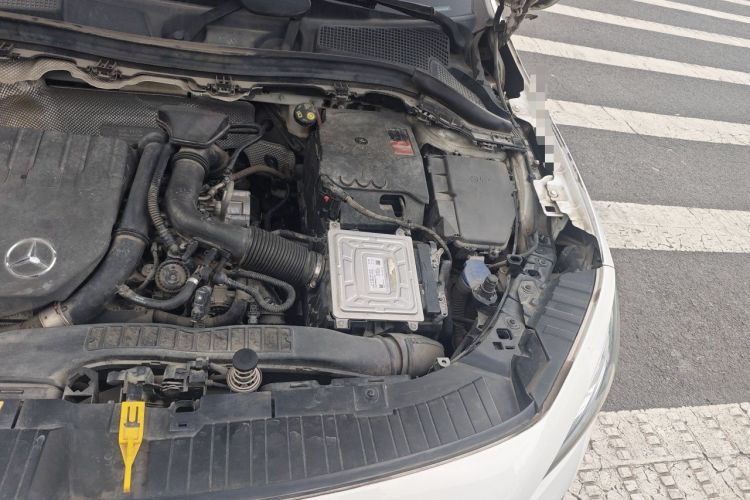 Used Mercedes-Benz GLA 2020 GLA 200 Engine Bay Left