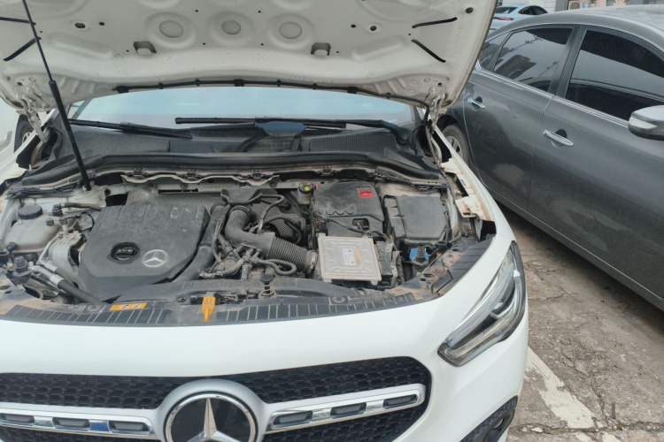 Used Mercedes-Benz GLA 2020 GLA 200 Engine Bay Left