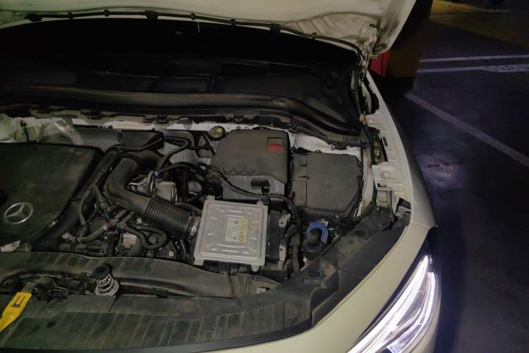 Used Mercedes-Benz GLA 2020 GLA 200 Engine Bay Left