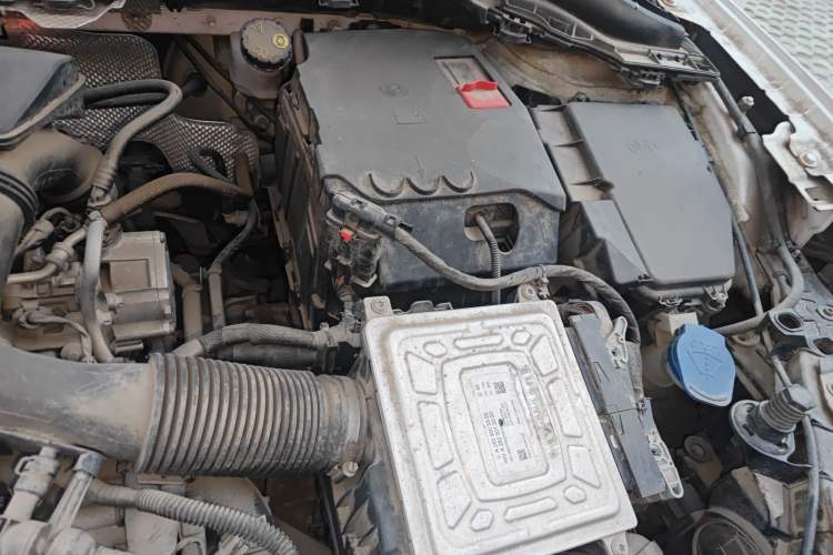 Used Mercedes-Benz GLA 2020 GLA 200 Engine Bay Left