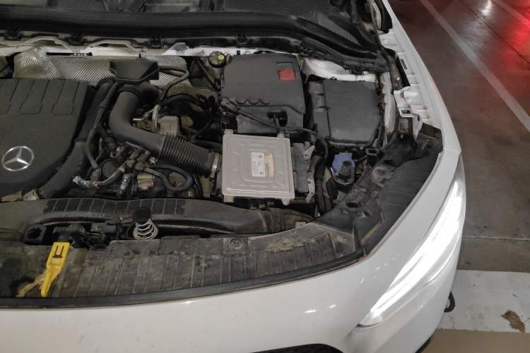 Used Mercedes-Benz GLA 2020 GLA 200 Engine Bay Left