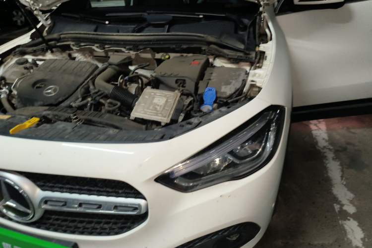 Used Mercedes-Benz GLA 2020 GLA 200 Engine Bay Left
