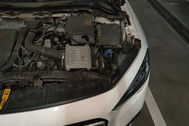 Used Mercedes-Benz GLA 2020 GLA 200 Engine Bay Left