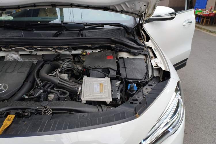 Used Mercedes-Benz GLA 2020 GLA 200 Engine Bay Left