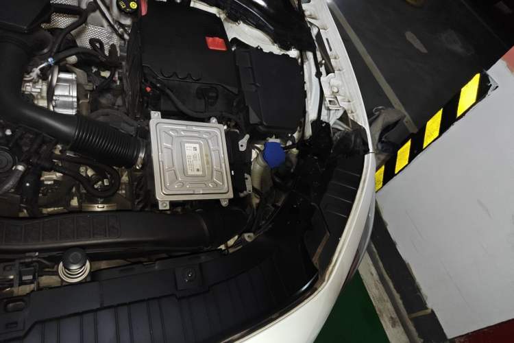 Used Mercedes-Benz GLA 2020 GLA 200 Engine Bay Left