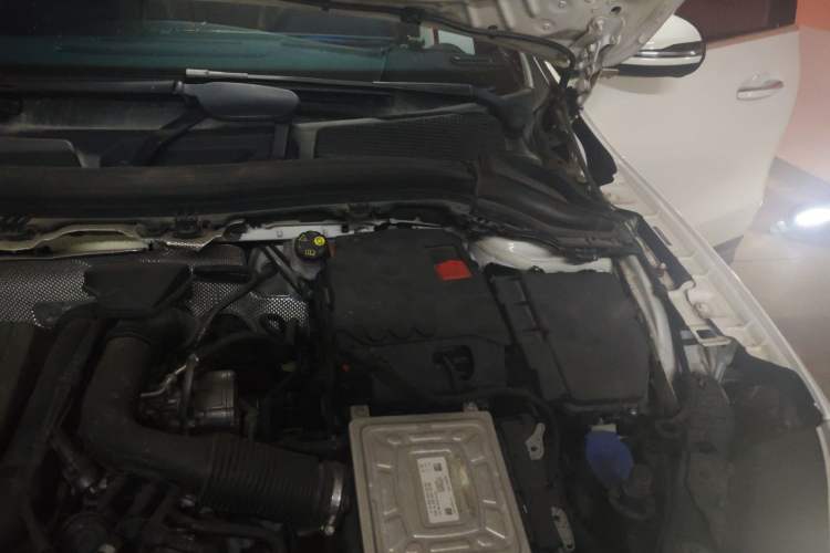Used Mercedes-Benz GLA 2020 GLA 200 Engine Bay Left