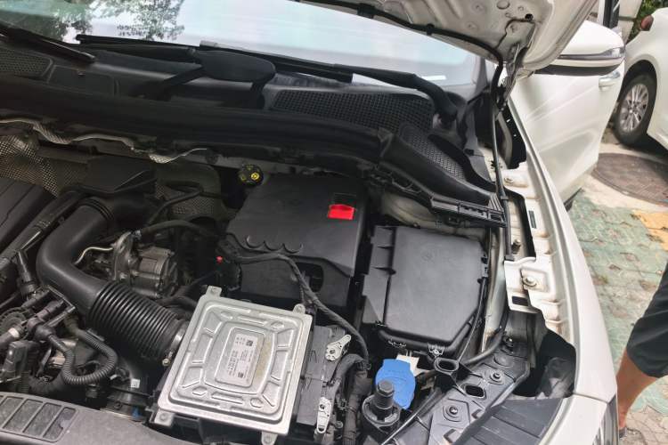 Used Mercedes-Benz GLA 2020 GLA 200 Engine Bay Left