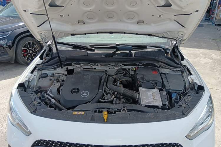 Used Mercedes-Benz GLA 2020 GLA 200 4MATIC Engine Bay