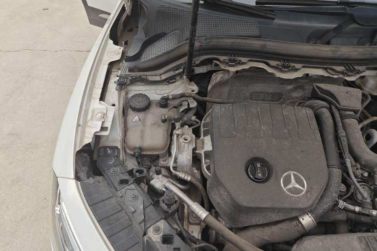 Used Mercedes-Benz GLA 2020 GLA 200 Engine Bay Right