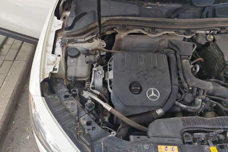 Used Mercedes-Benz GLA 2020 GLA 200 Engine Bay Right