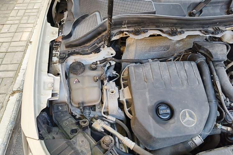 Used Mercedes-Benz GLA 2020 GLA 200 Engine Bay Right