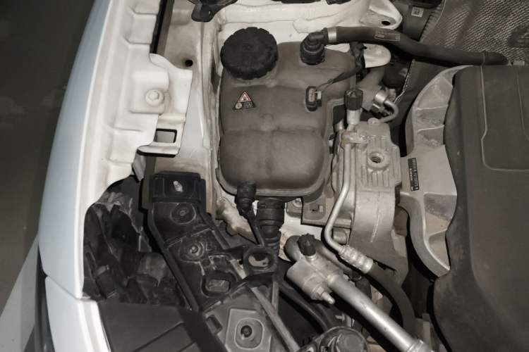 Used Mercedes-Benz GLA 2020 GLA 200 Engine Bay Right