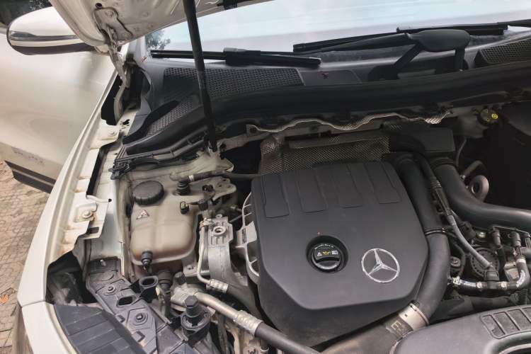 Used Mercedes-Benz GLA 2020 GLA 200 Engine Bay Right