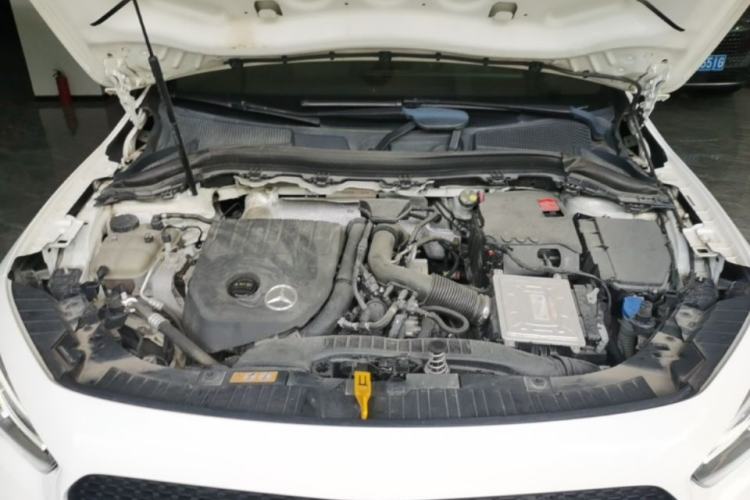 Used Mercedes-Benz GLA 2020 GLA 200 Engine Bay