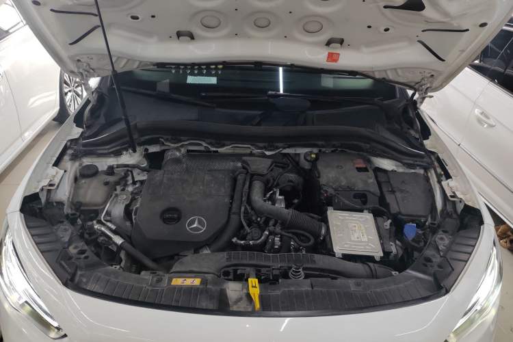 Used Mercedes-Benz GLA 2020 GLA 200 Engine Bay