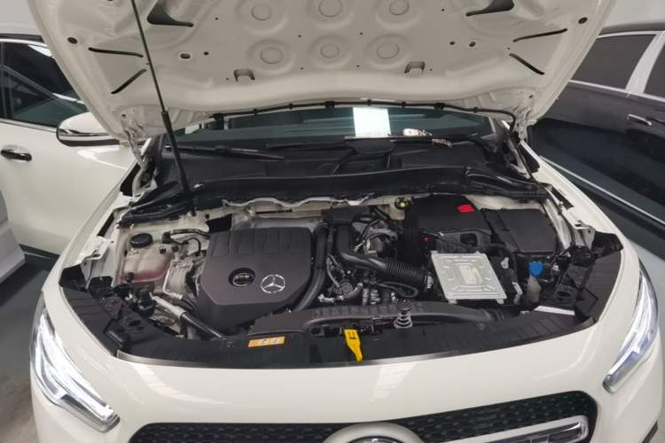 Used Mercedes-Benz GLA 2020 GLA 200 Engine Bay