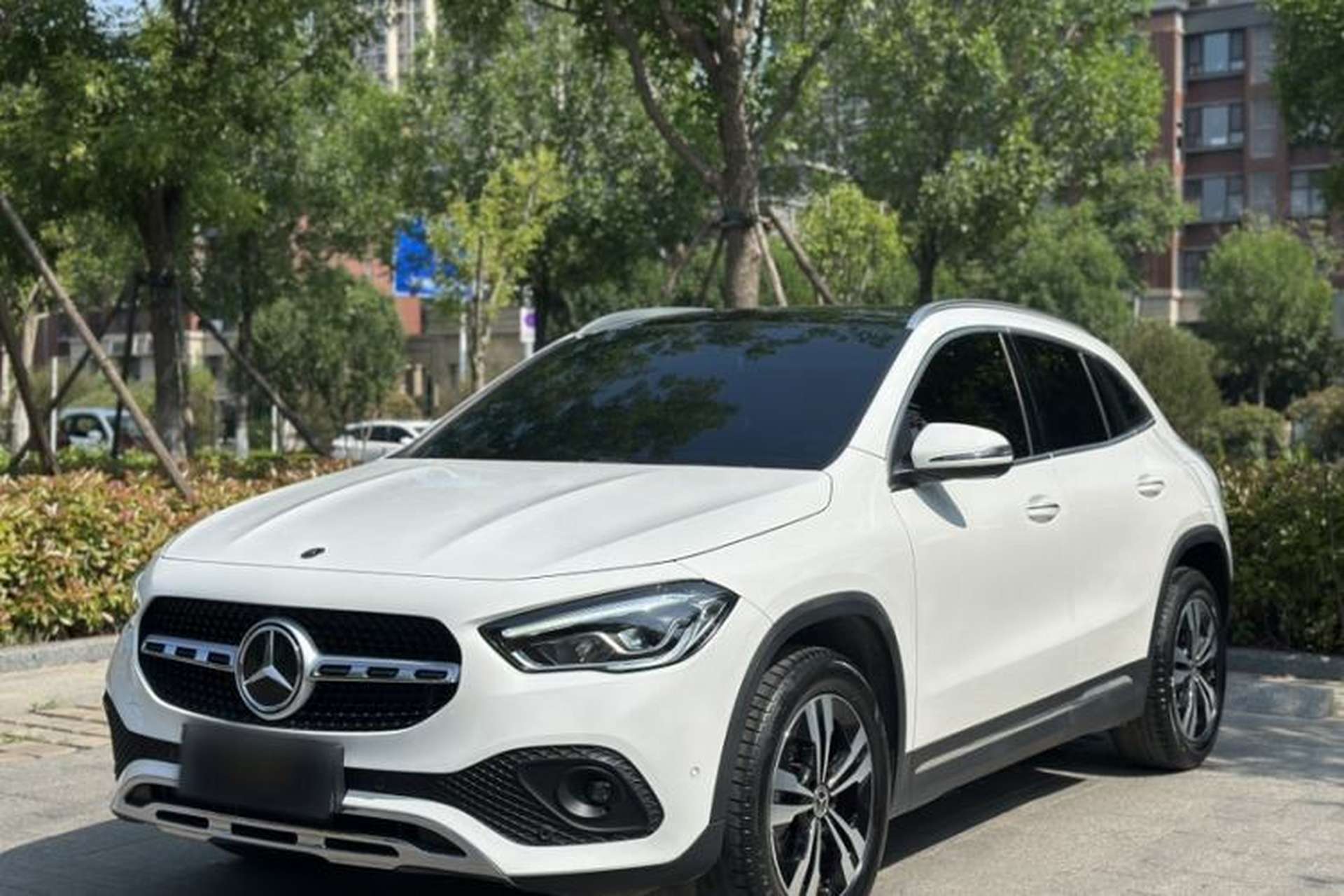 Used Mercedes-Benz GLA 2020 GLA 200 Front Left 45 Deg
