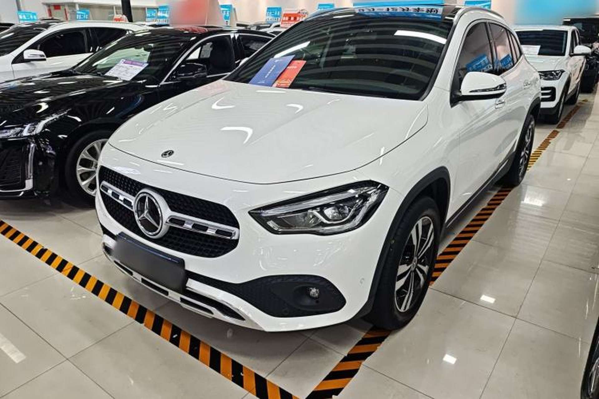 Used Mercedes-Benz GLA 2020 GLA 200 Front Left 45 Deg