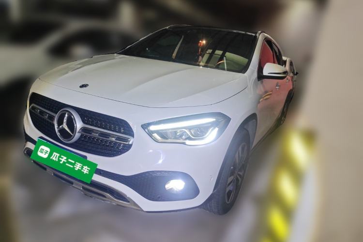 Used Mercedes-Benz GLA 2020 GLA 200 Front Left 45 Deg