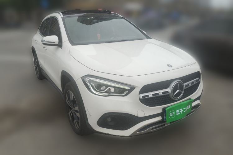 Used Mercedes-Benz GLA 2020 GLA 200 Front Right 45 Deg