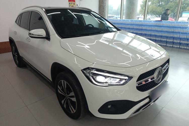 Used Mercedes-Benz GLA 2020 GLA 180 Front Right 45 Deg