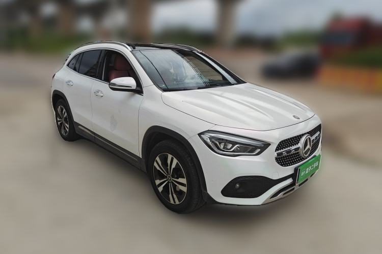 Used Mercedes-Benz GLA 2020 GLA 200 Front Right 45 Deg
