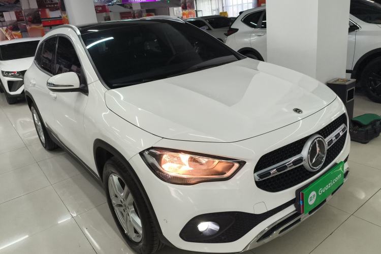 Used Mercedes-Benz GLA 2020 GLA 180 Front Right 45 Deg