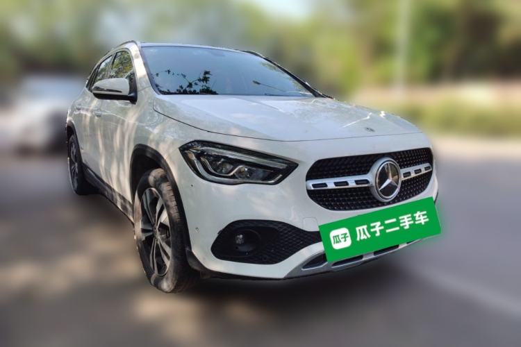 Used Mercedes-Benz GLA 2020 GLA 200 Front Right 45 Deg