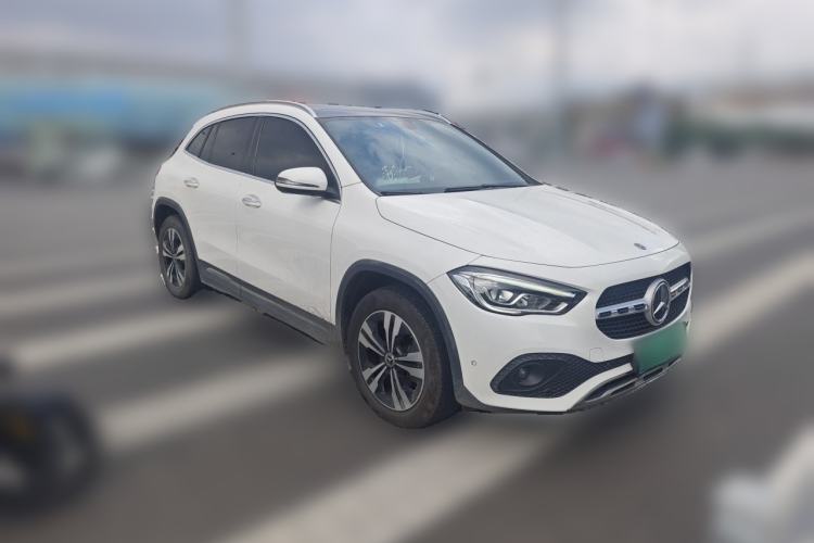 Used Mercedes-Benz GLA 2020 GLA 200 Front Right 45 Deg