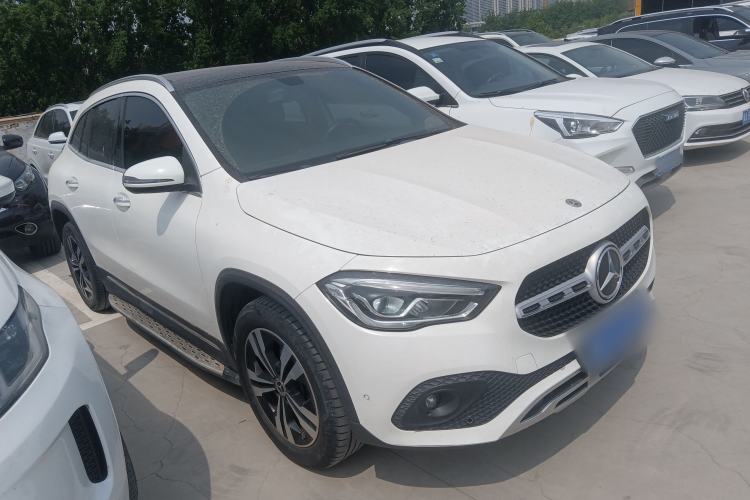 Used Mercedes-Benz GLA 2020 GLA 200 Front Right 45 Deg