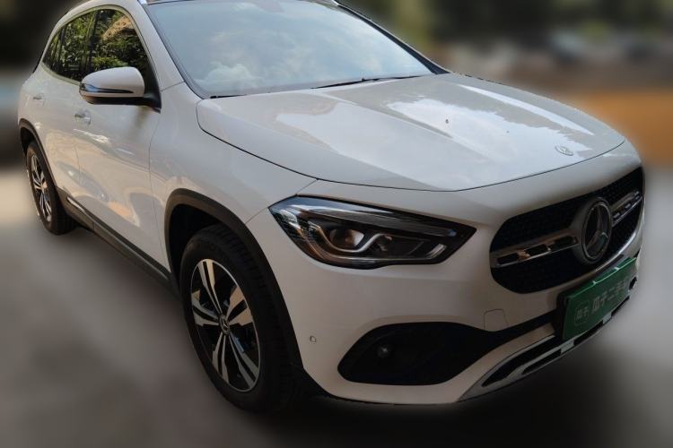 Used Mercedes-Benz GLA 2020 GLA 200 Front Right 45 Deg