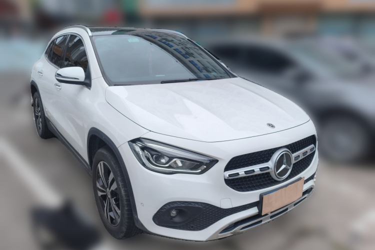 Used Mercedes-Benz GLA 2020 GLA 200 Front Right 45 Deg