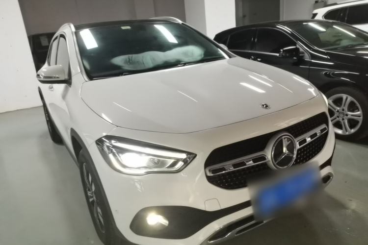Used Mercedes-Benz GLA 2020 GLA 200 Front Right 45 Deg