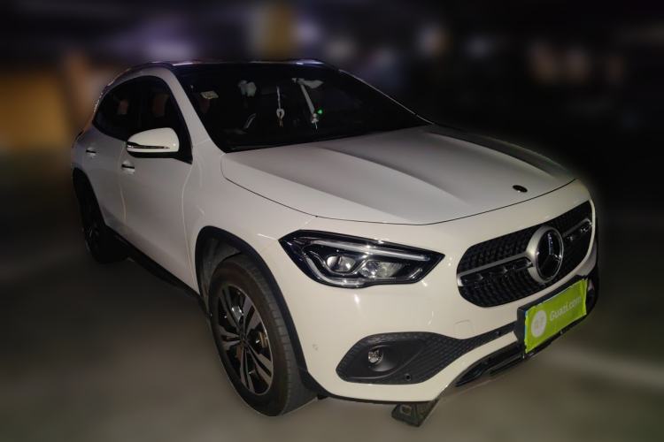 Used Mercedes-Benz GLA 2020 GLA 200 Front Right 45 Deg