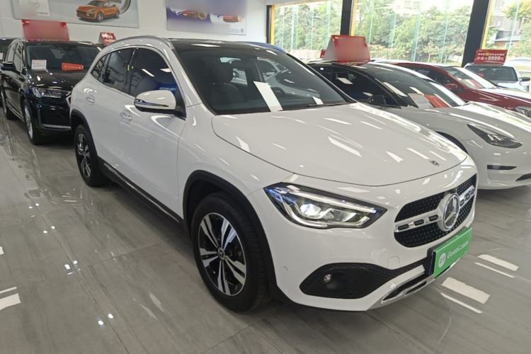 Used Mercedes-Benz GLA 2020 GLA 200 Front Right 45 Deg
