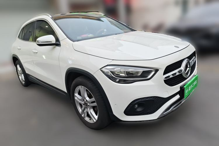 Used Mercedes-Benz GLA 2020 GLA 180 Front Right 45 Deg