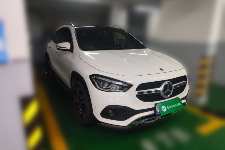 Used Mercedes-Benz GLA 2020 GLA 200 Front Right 45 Deg