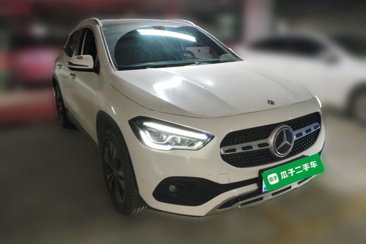Used Mercedes-Benz GLA 2020 GLA 200 Front Right 45 Deg