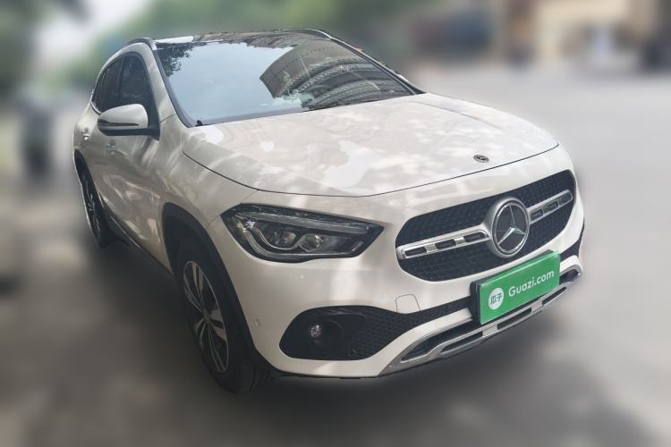 Used Mercedes-Benz GLA 2020 GLA 200 Front Right 45 Deg