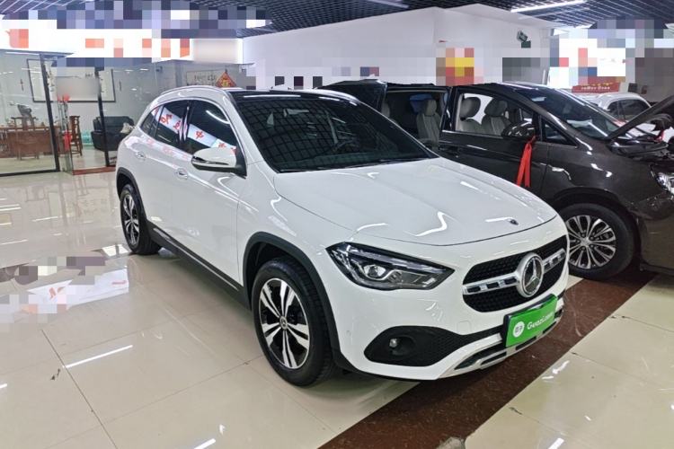 Used Mercedes-Benz GLA 2020 GLA 180 Front Right 45 Deg