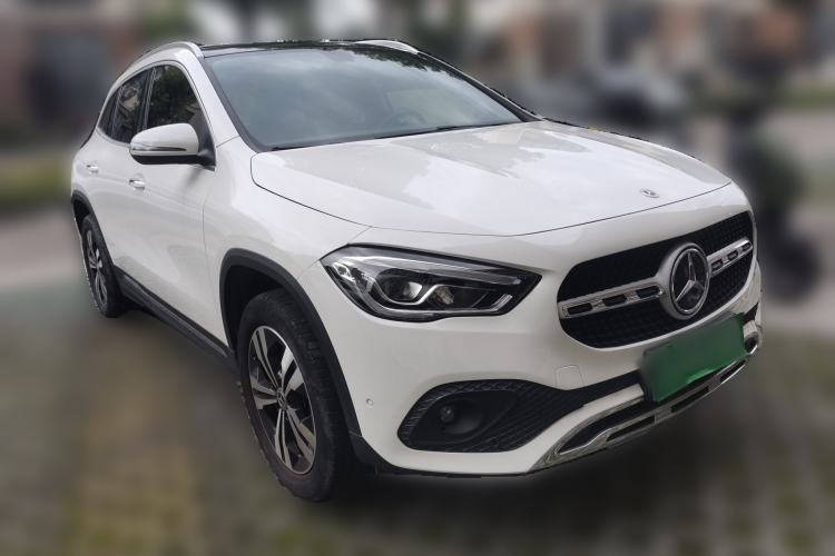 Used Mercedes-Benz GLA 2020 GLA 200 Front Right 45 Deg