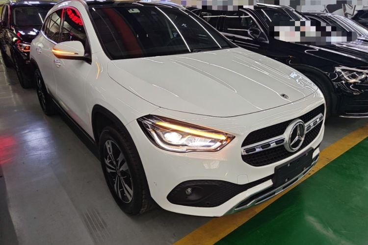 Used Mercedes-Benz GLA 2020 GLA 200 Front Right 45 Deg