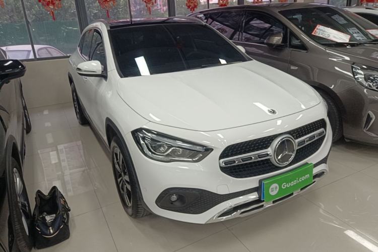 Used Mercedes-Benz GLA 2020 GLA 200 Front Right 45 Deg
