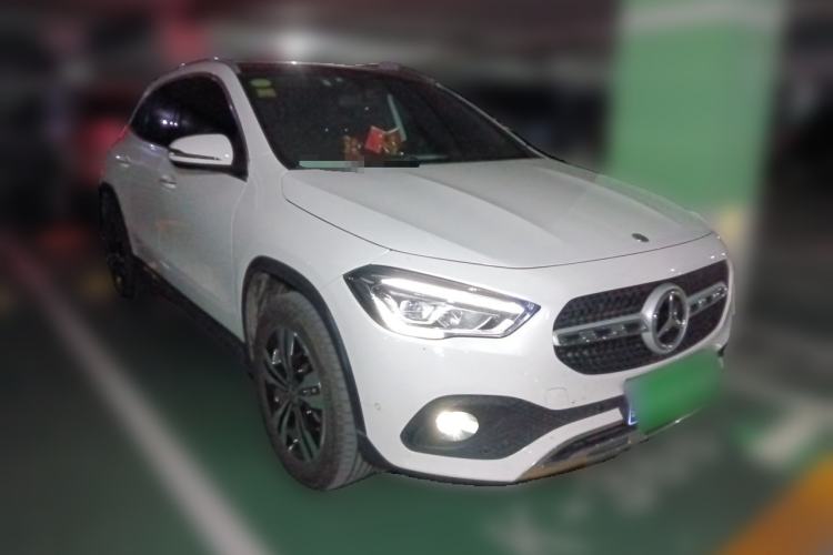 Used Mercedes-Benz GLA 2020 GLA 200 Front Right 45 Deg