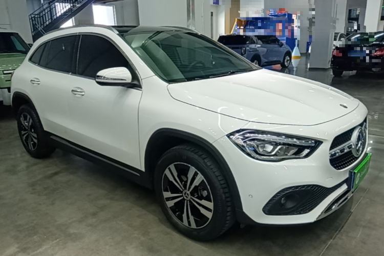 Used Mercedes-Benz GLA 2020 GLA 200 Front Right 45 Deg