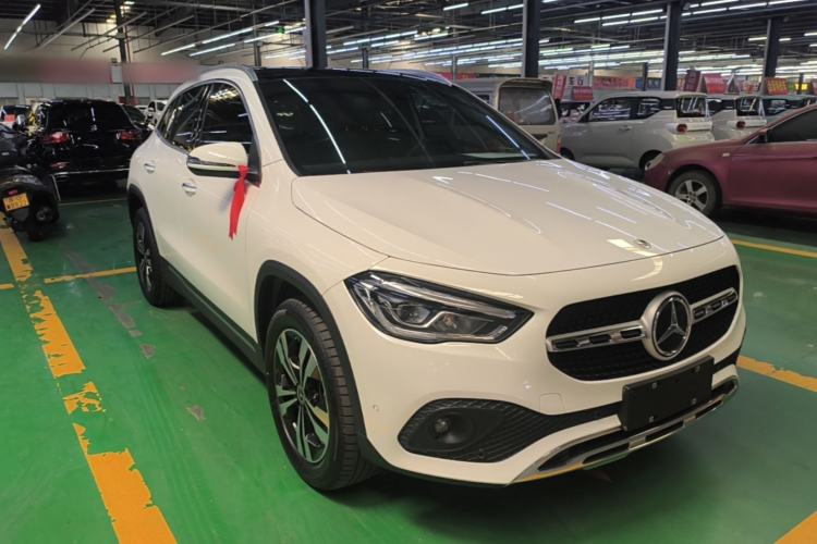 Used Mercedes-Benz GLA 2020 GLA 200 Front Right 45 Deg
